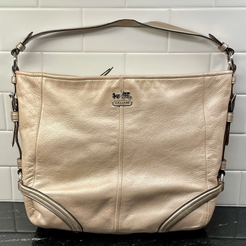EUC Limited Edition Coach Rare pebble leather champagne Chelsea Katarina Bag
